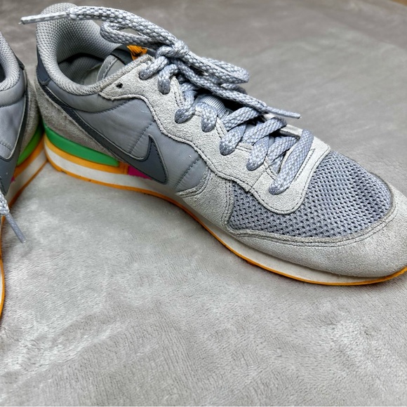 Nike Women's Internationalist Multicolor Sneakers Sz 9 - Picture 4 of 9